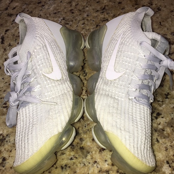 Nike Air VaporMax Flyknit 3 - Picture 4 of 11